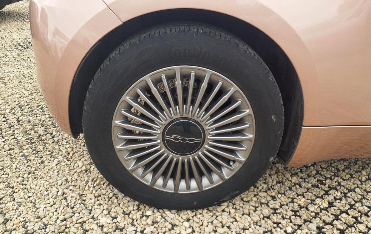 [ berth ]Fiat 500E
