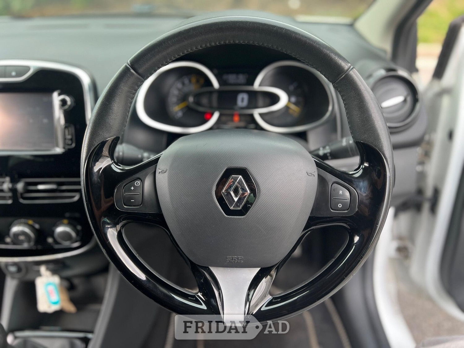 Renault Clio 2015 - Cars