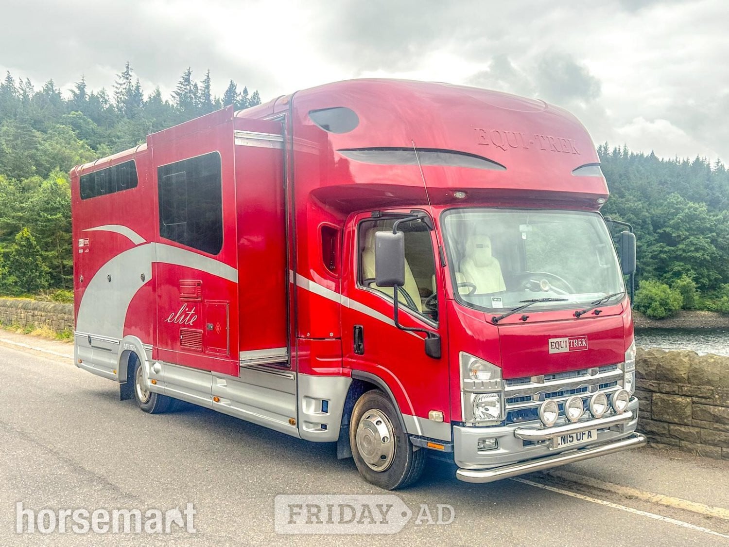 Equi-Trek Endeavour Elite  Isuzu Trucks Horsebox in Sheffield
