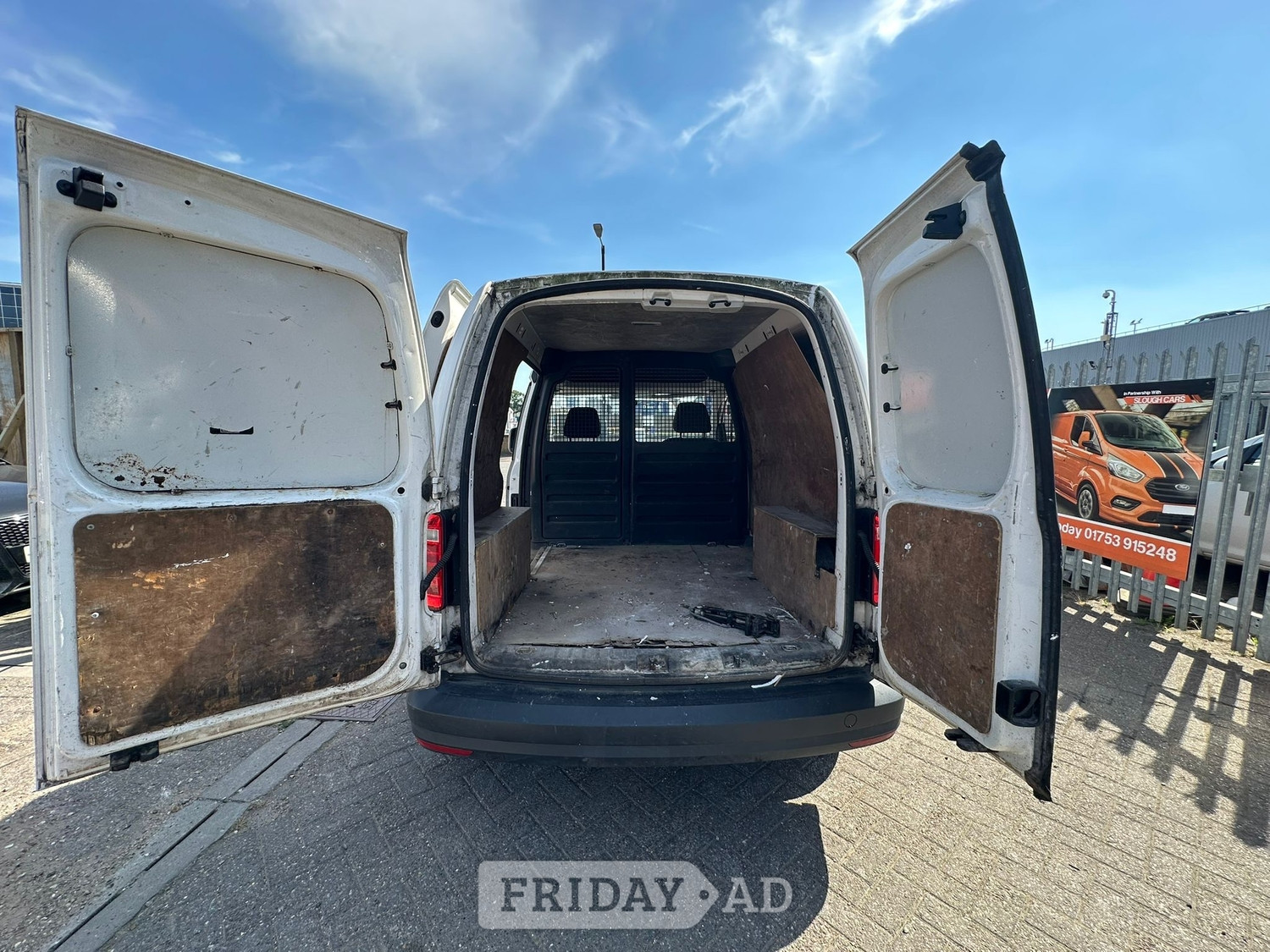 Volkswagen Caddy 2017 - Vans & Commercial Vehicles