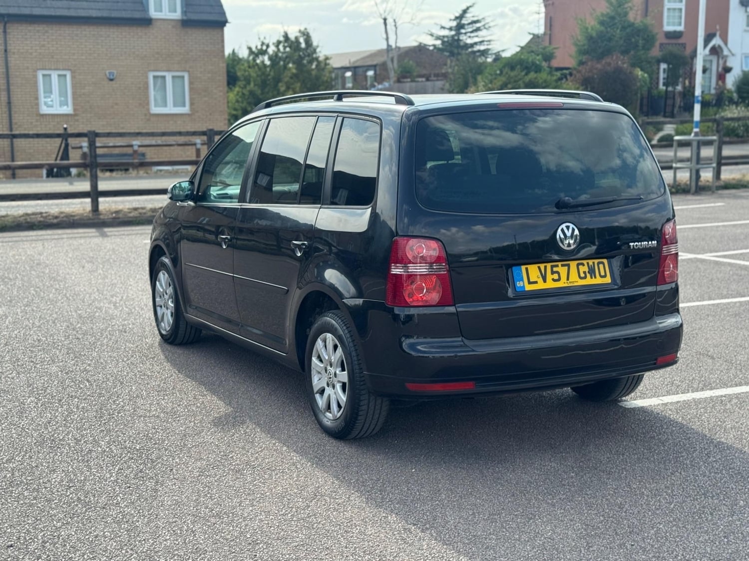 Volkswagen Touran 2007 - Cars in Windsor