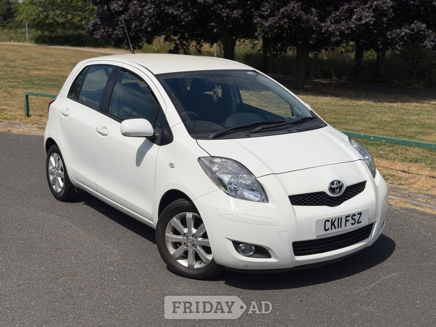 Toyota Yaris 2011 - Cars