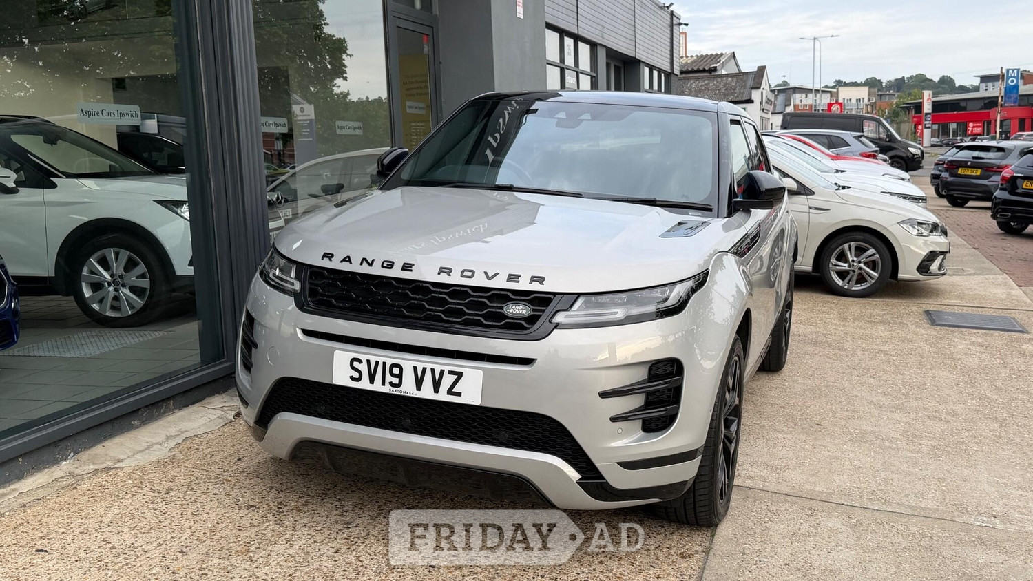 [ berth ]Land Rover Range Rover Evoque