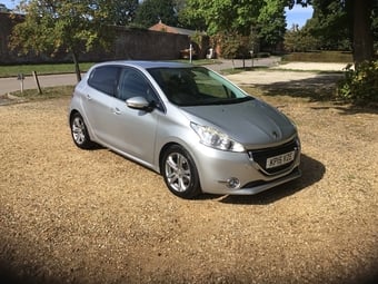 Peugeot 208 2015