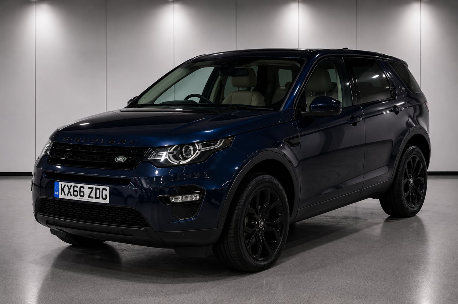 [ berth ]Land Rover Discovery Sport