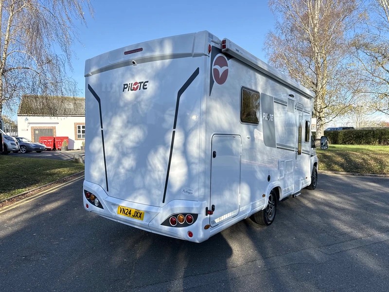 [4 berth ]Pilote Pacific P746FC Expression