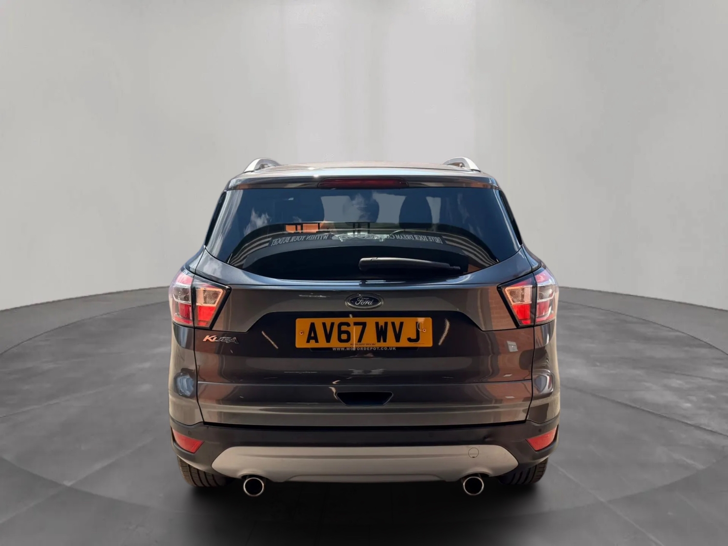 [ berth ]Ford Kuga