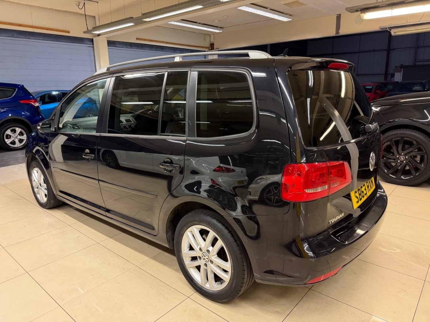 Volkswagen Touran 2013 - Cars in Rotherham
