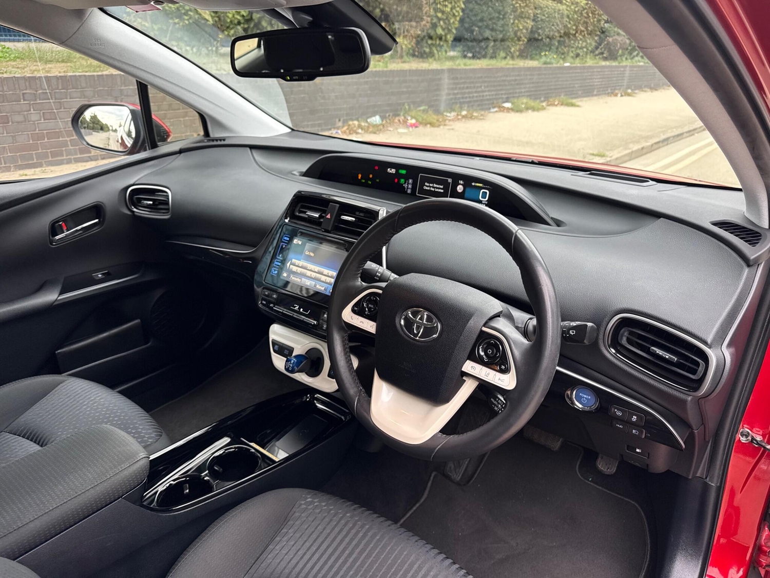 Toyota Prius 2017 - Cars