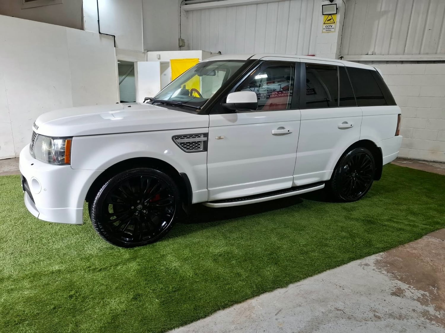 Land Rover Range Rover Sport 2011 - Cars in Dewsbury