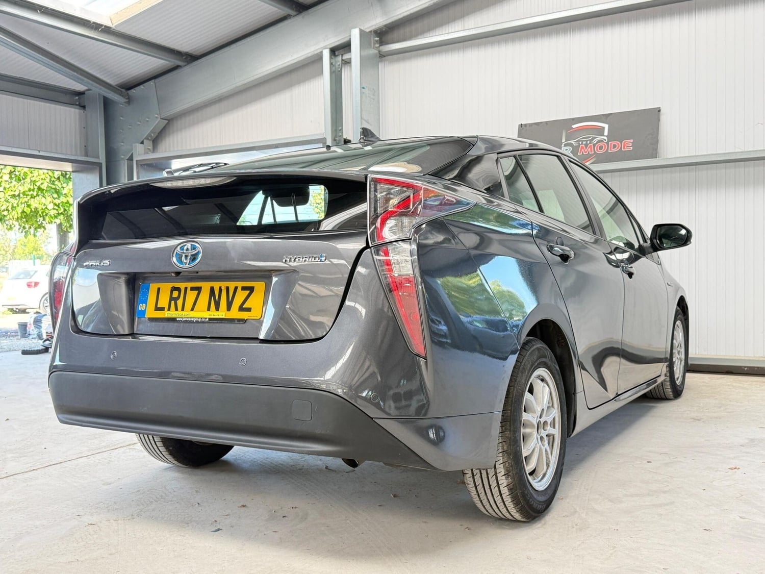 Toyota Prius 2017 - Cars