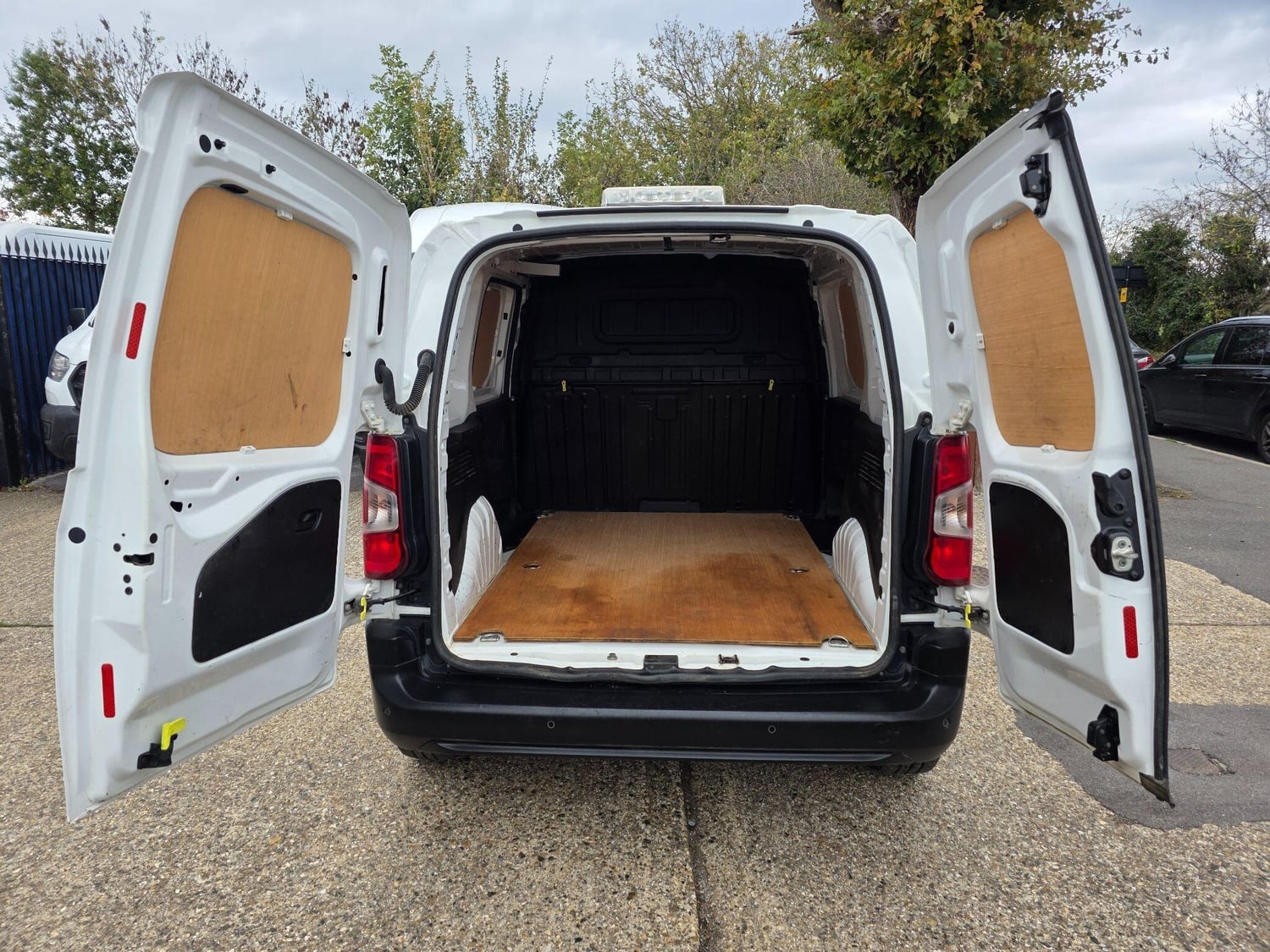 Peugeot Partner 2022 - Vans & Commercial Vehicles