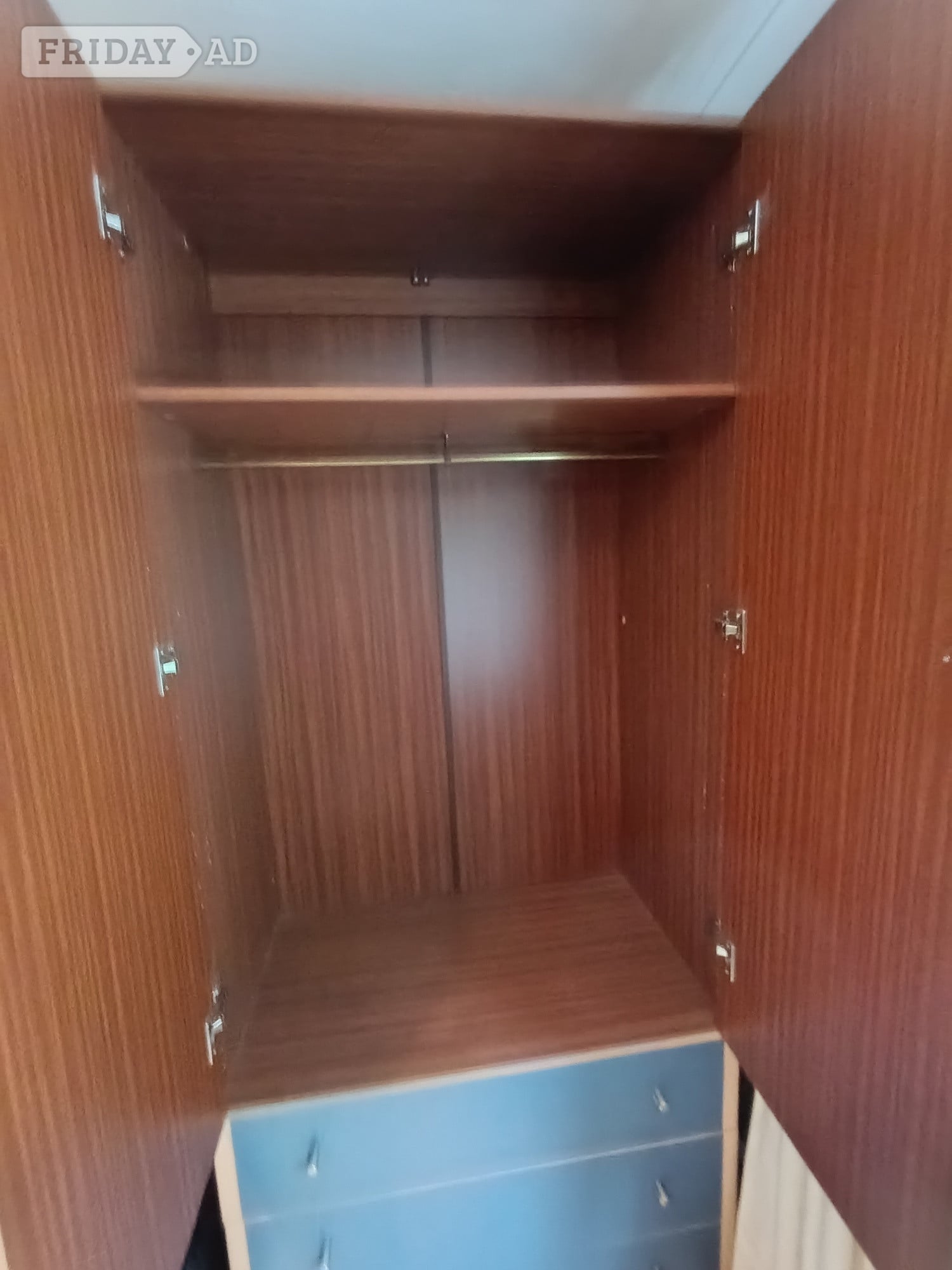 Uckfield Wardrobe and 5-drawer chest