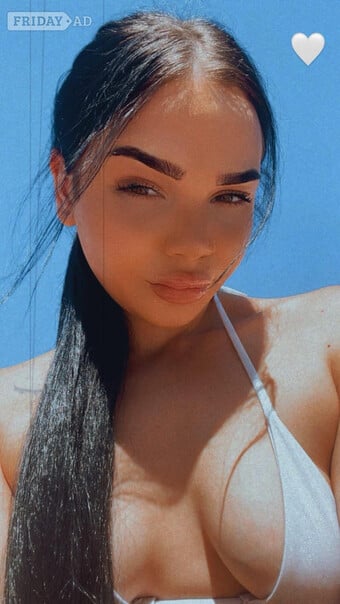 Enjoy a night of fun in Sussex with the 21-year-old sexy Carmen!