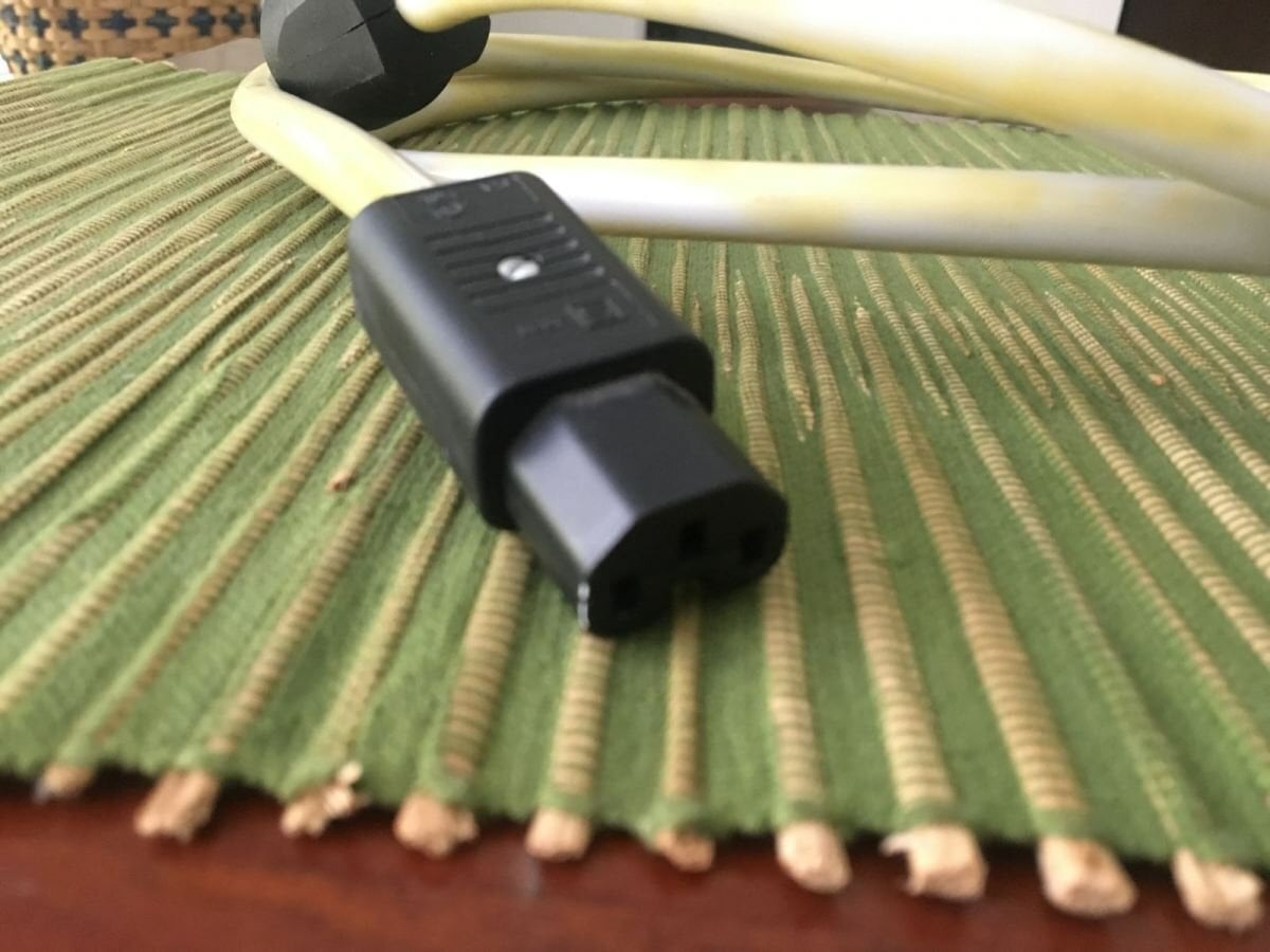 Worthing Merlin Tarantula 1m performance hi-fi mains cable.