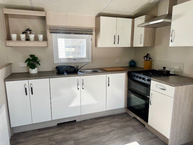 Saxmundham Static Caravan For Sale Near Sizewell - Site Fees Paid till 2028