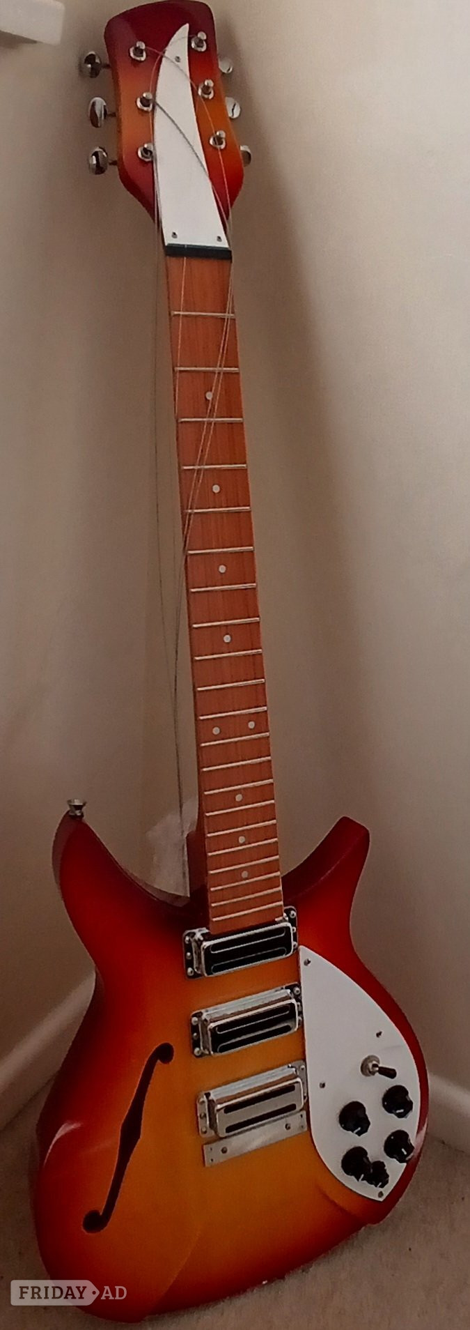 Bath Retro Sunburst electric guitar 