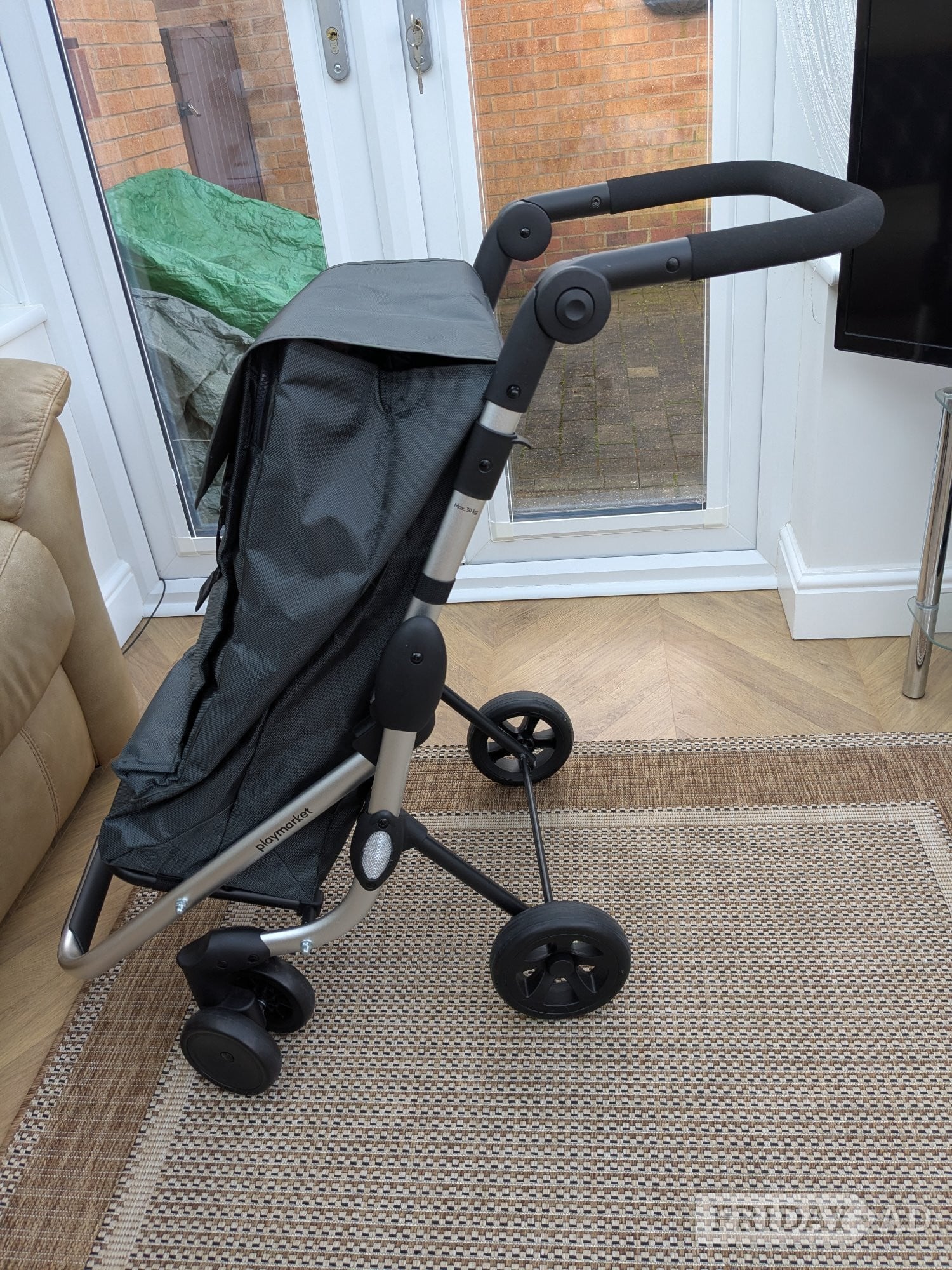  shopping trolley .  
