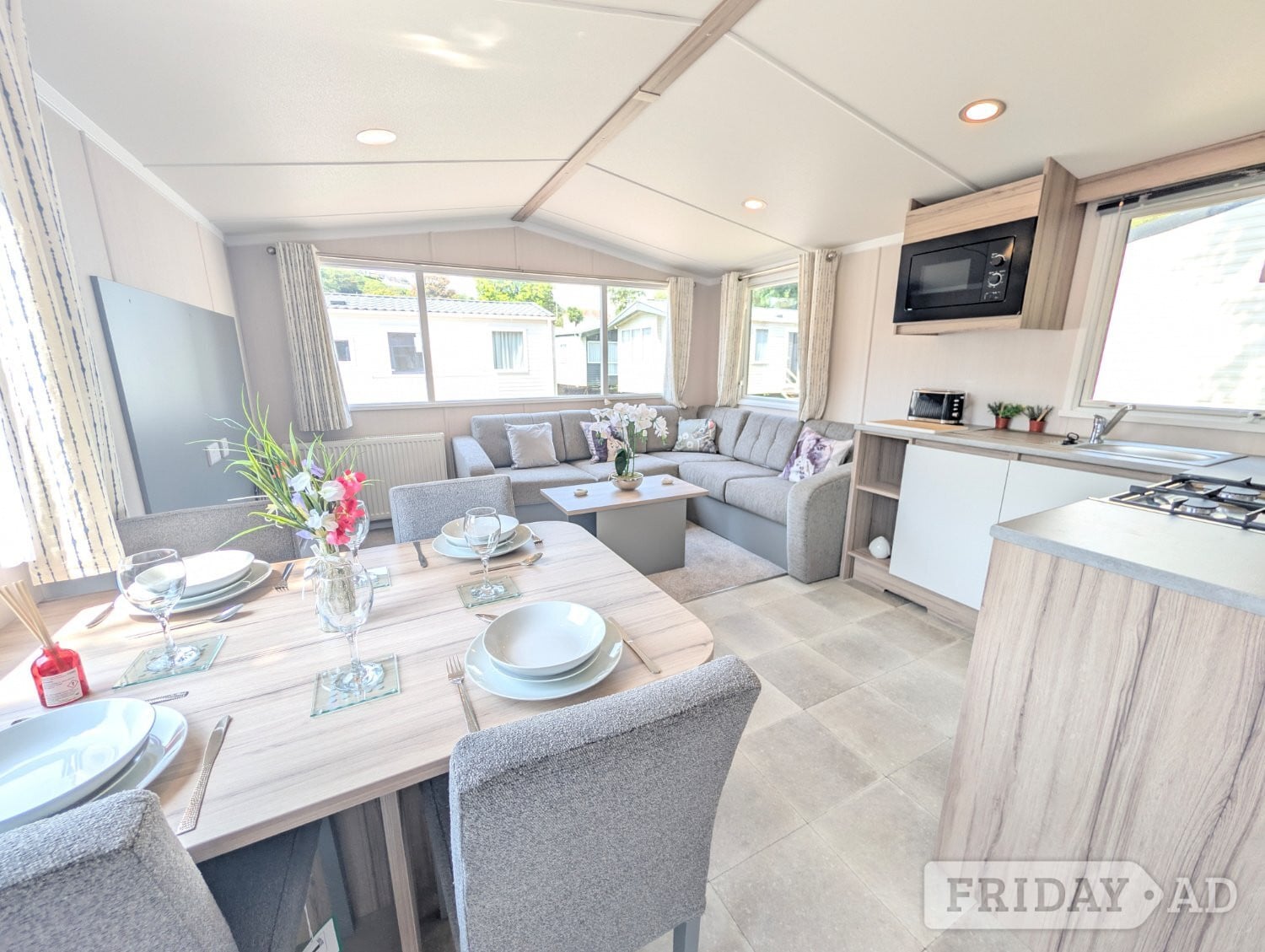 2 Bed 2026 Swift Royan - Motorhomes & Caravans in Paignton