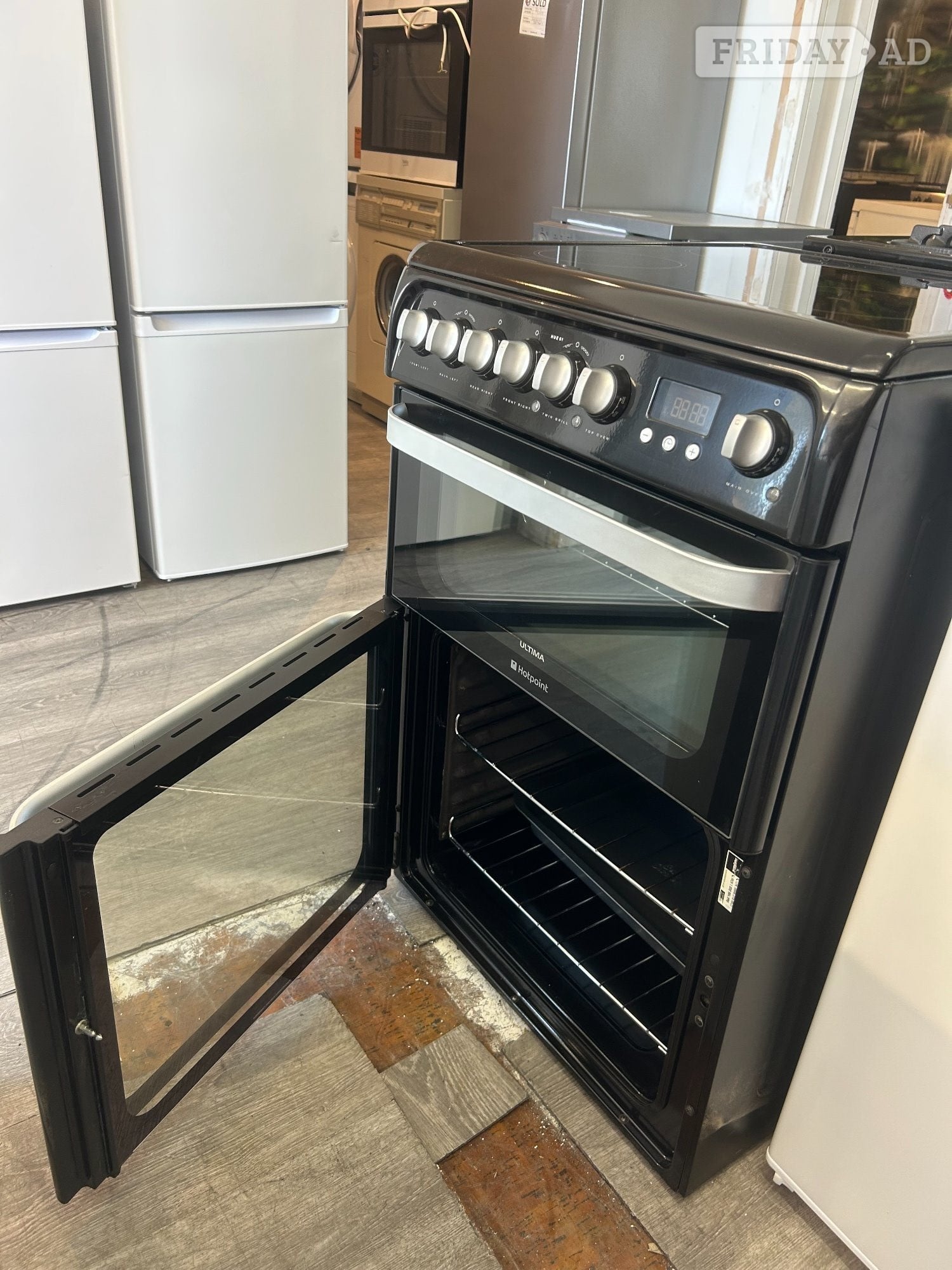 St. Leonards-On-Sea HOTPOINT ELECTRIC OVEN