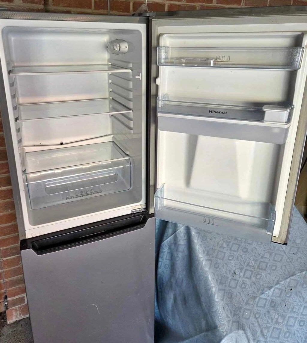 Hisense Freestanding No Frost Fridge Freezer with Water Dispenser