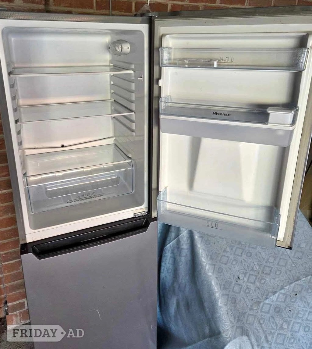 Hisense Freestanding No Frost Fridge Freezer with Water Dispenser