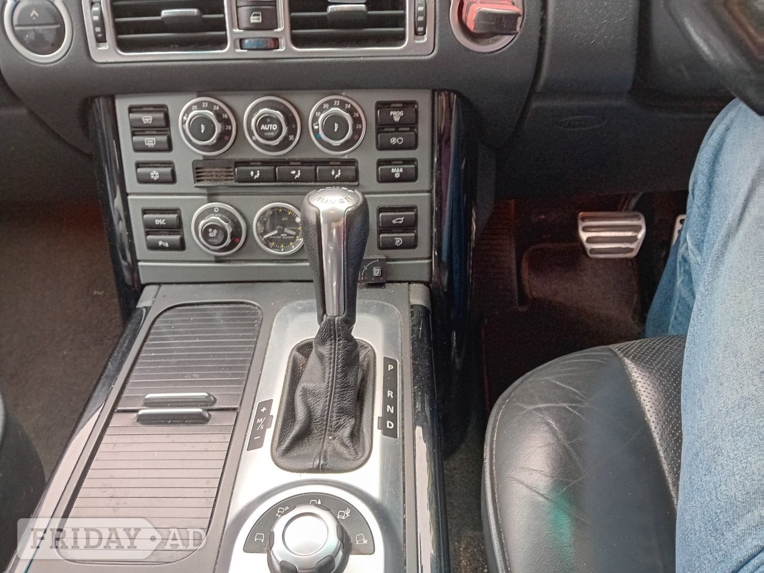 [ berth ]Land Rover Range Rover