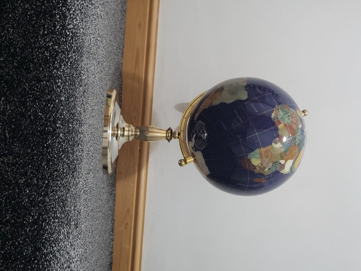 Globe  gemstones  vintage  in Blackburn
