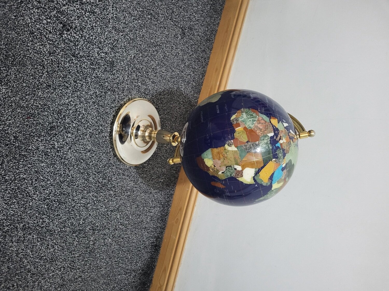 Globe  gemstones  vintage 
