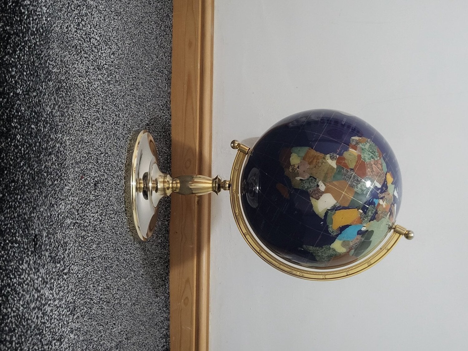 Globe  gemstones  vintage  - Antiques & Collectables in Blackburn