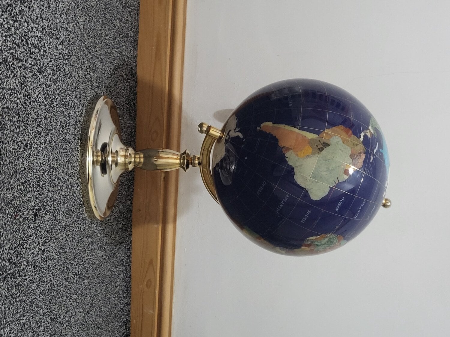 Globe  gemstones  vintage  - Antiques & Collectables