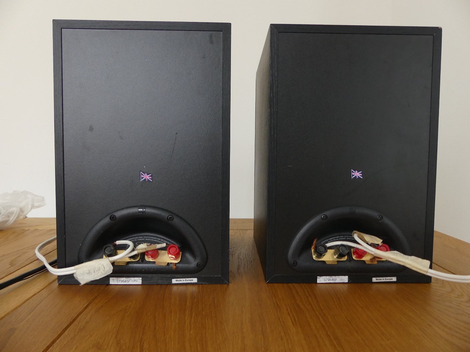 Bristol KEF Q15.2 bookshelf/stand-mount high-end HiFi speakers in black