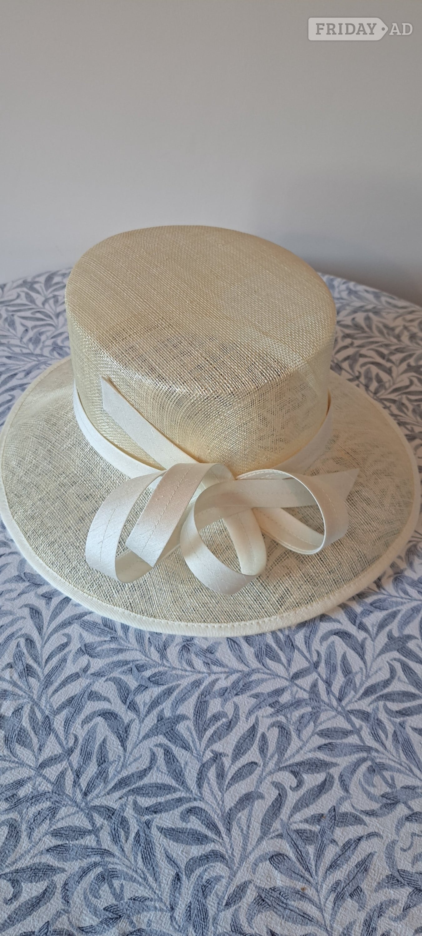 LADIES’ PALE CREAM FORMAL OCCASION HAT  in Hartley Wintney
