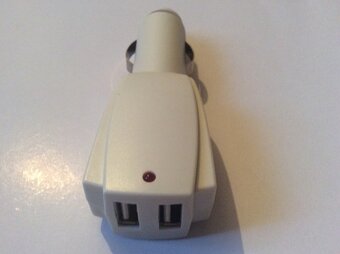 USB DOUBLE PORT CAR CHARGER
