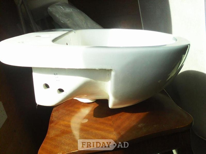 Bathroom/cloakroom Basin