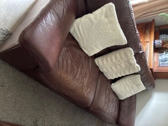 Leather sofa 4 seater extremely comfortable.