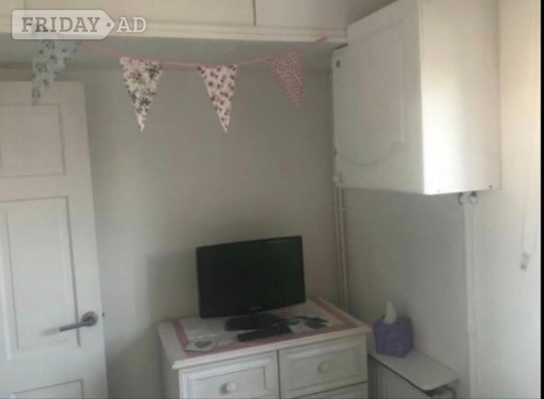 Room for Rent in family home in Brighton