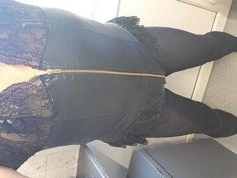 Bi Male escort no limits fun come and horny fun x