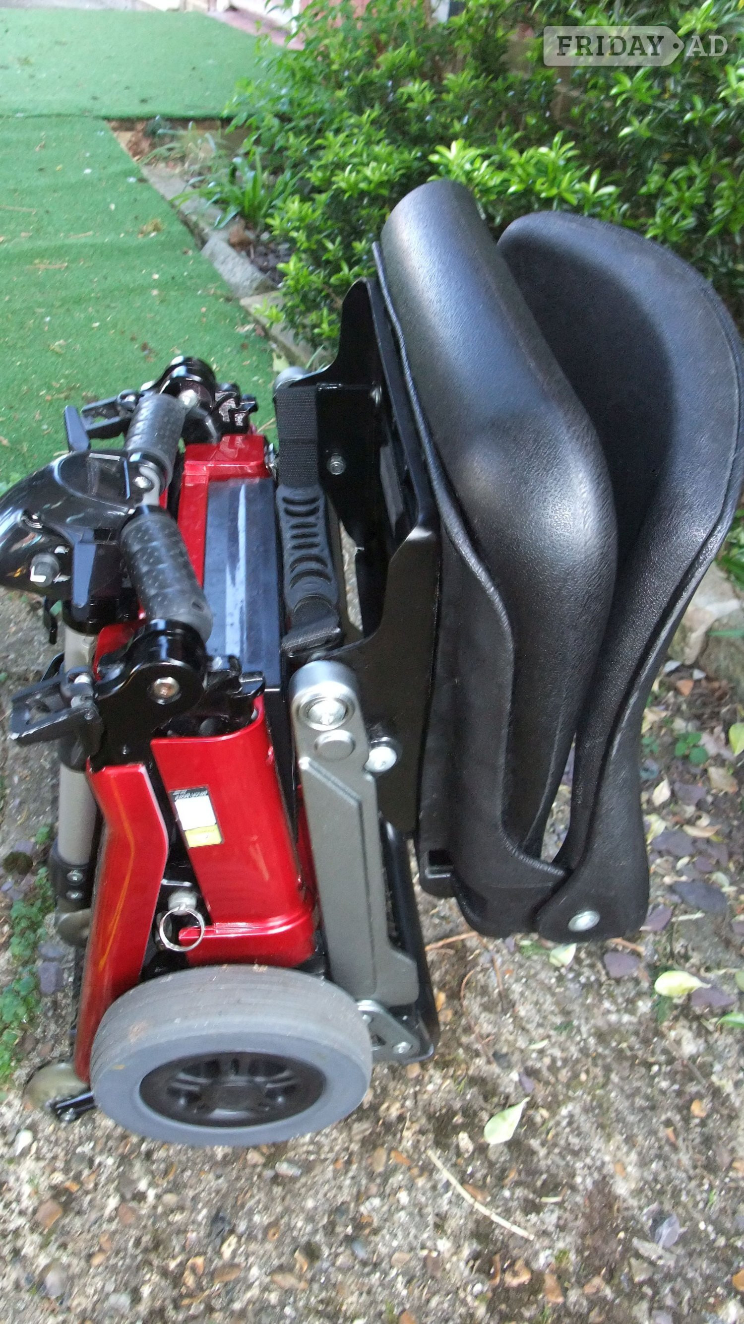 Luggie Elite Folding Mobility Scooter - Mobility in Guildford