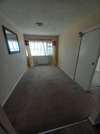 Tidy 1 b/r flat Lancing seafront