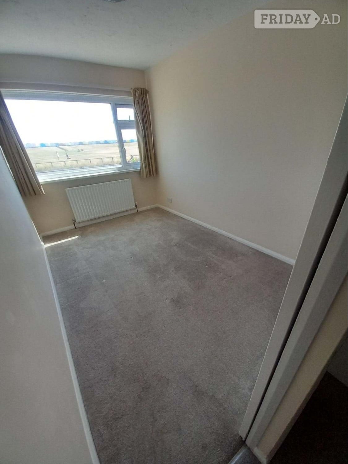 Tidy 1 b/r flat Lancing seafront