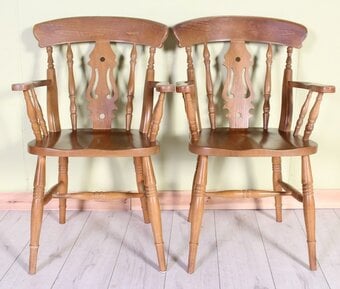 2 Second-Hand Fiddle Back Farmhouse Carver Chairs