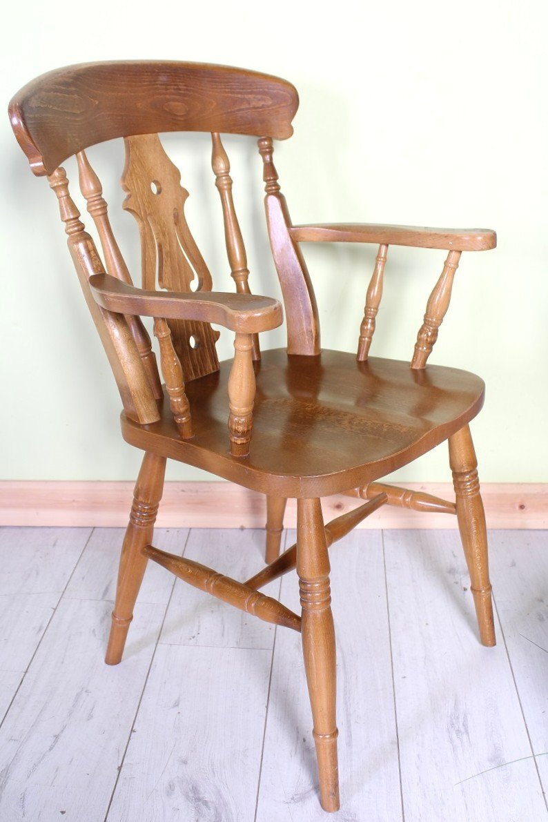 2 Second-Hand Fiddle Back Farmhouse Carver Chairs