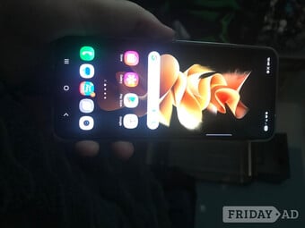 Samsung galaxy flip 3 5G phone