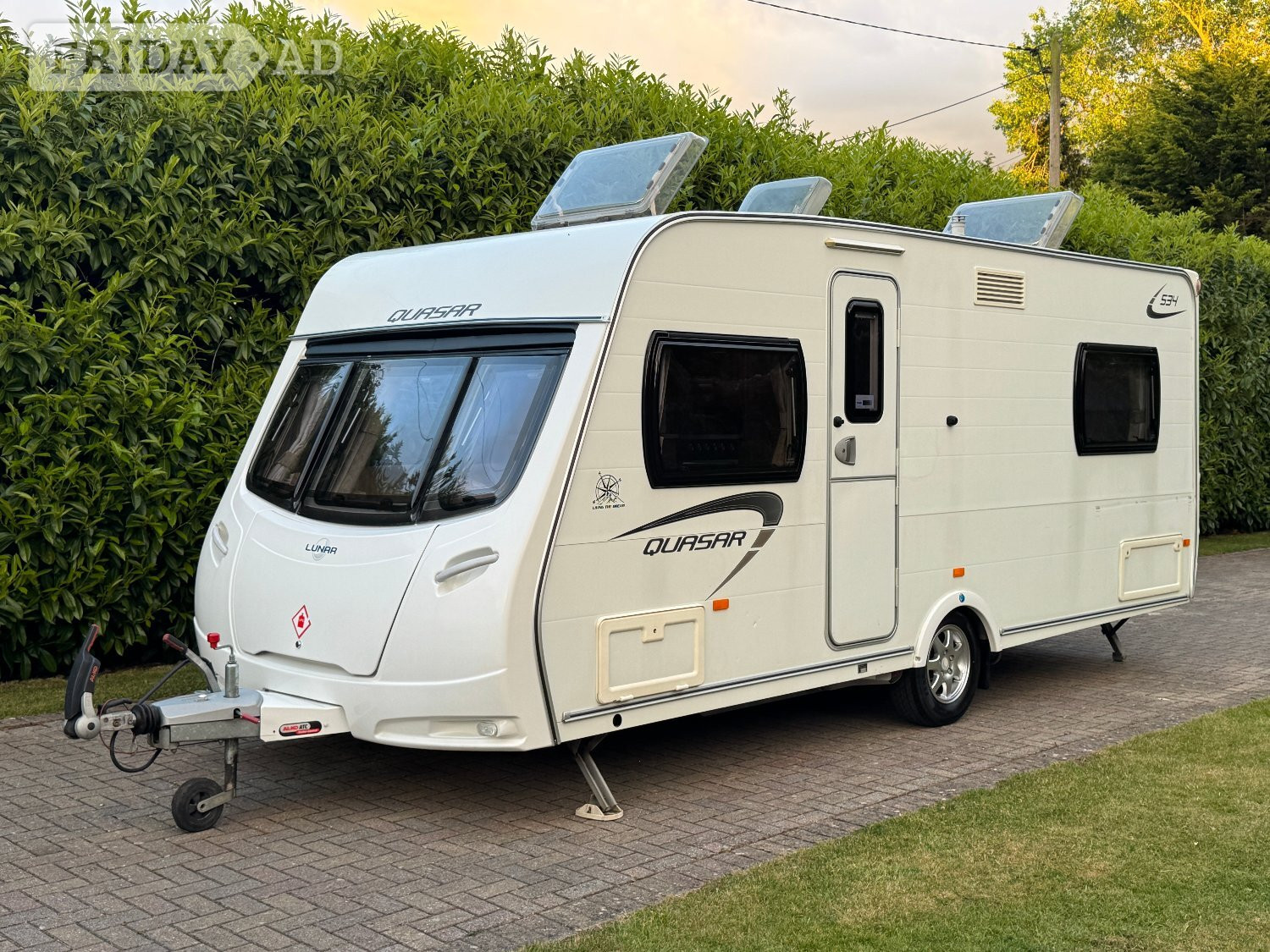 Lunar Quasar 534 2012 4 Berth Caravan with Fixed Bed and Motor Movers in Swanley