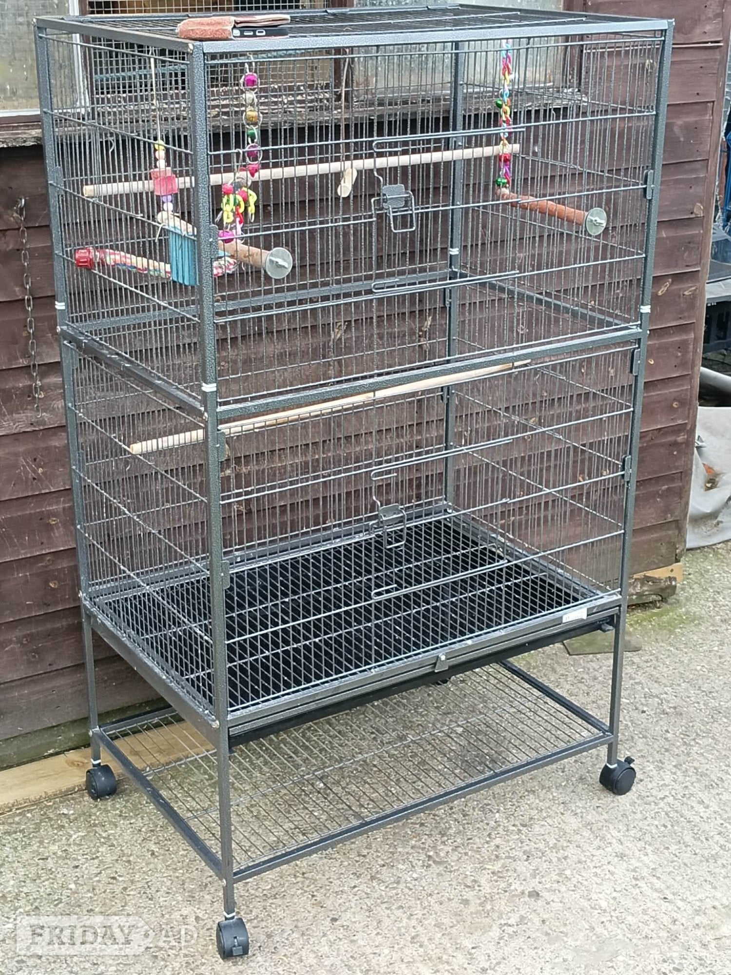 Parrot cage like new  in Hull