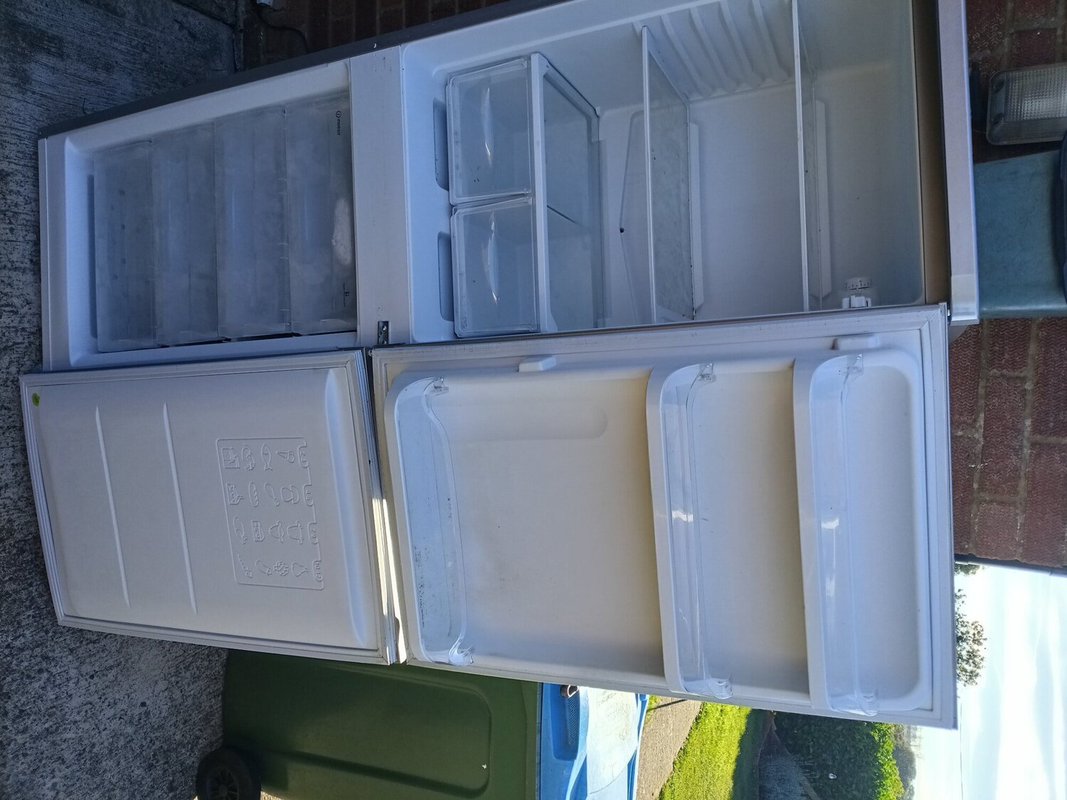 INDESIT FRIDGE FREEZER 