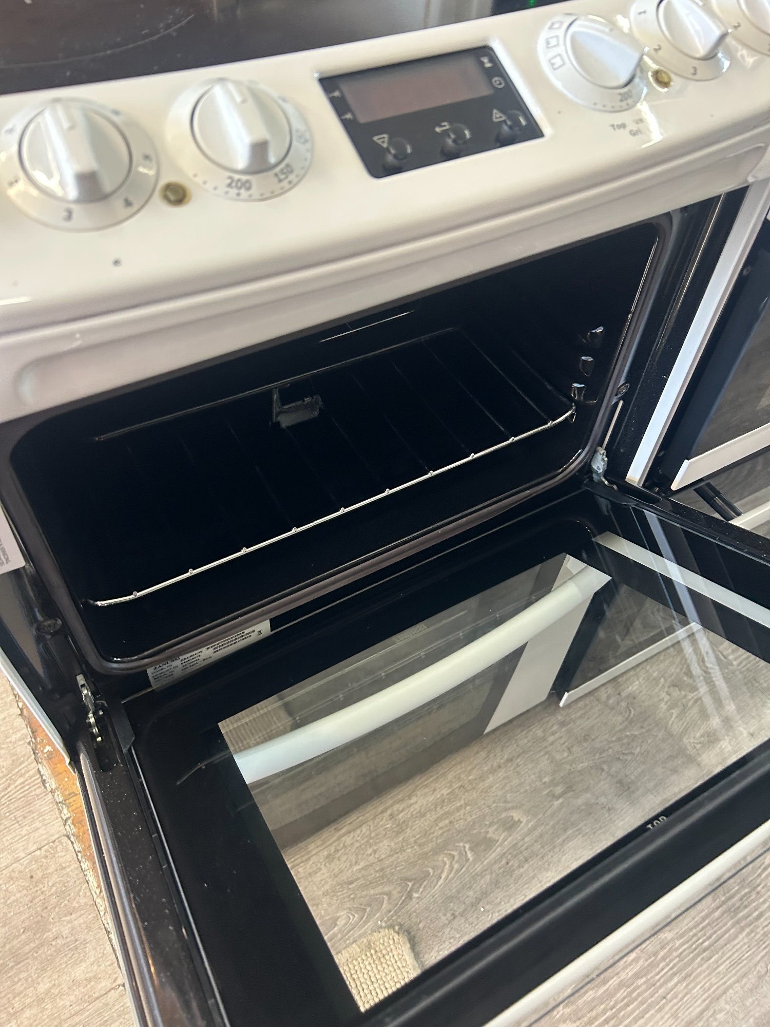ZANUSSI 55CM ELECTRIC CERAMIC TOP COOKER