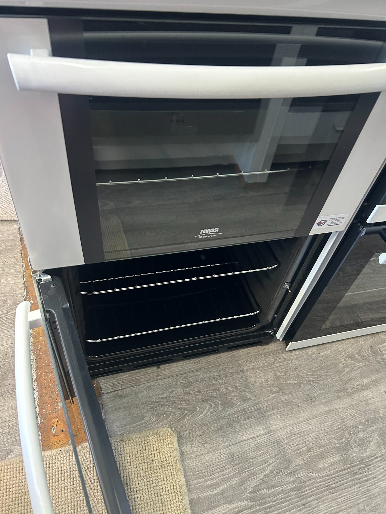 St. Leonards-On-Sea ZANUSSI 55CM ELECTRIC CERAMIC TOP COOKER