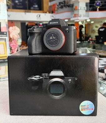 Sony A7 IV ILCE-7M4 – Excellent Condition – Accessories Include